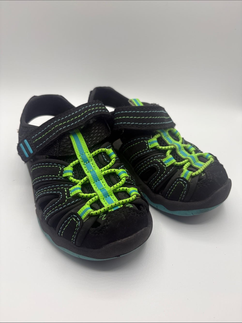 wonder nation Black and Neon Green Kids Water-Ready Sandals